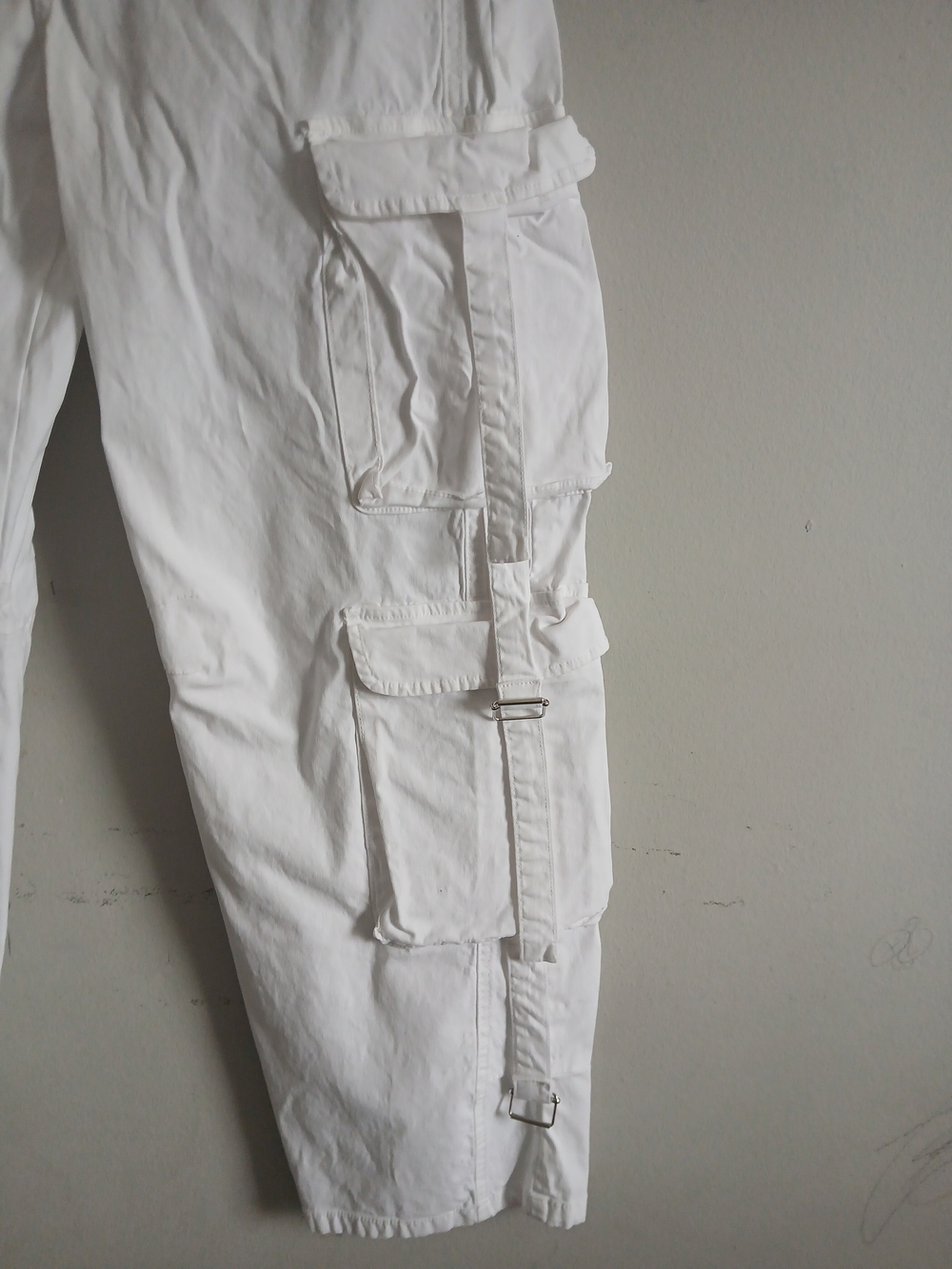 Zara White Cargo Pants with Utility Straps - Picture 4 of 5